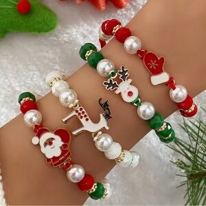 🎅 Holiday Charm Bracelet Set of 4 – Santa, Reindeer & Christmas Mitt Design